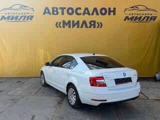 2020 Skoda Octavia III (A7) Рестайлинг, белый, 1980000 рублей, вид 3