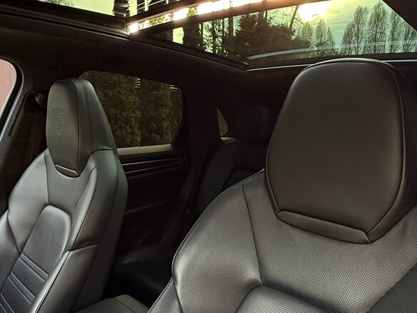 2019 Porsche Cayenne Turbo S E-Hybrid III, чёрный, 12300000 рублей - вид 12