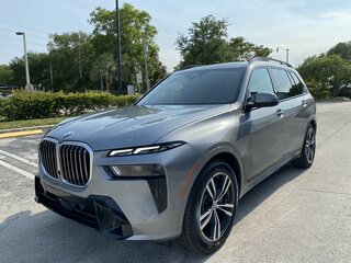 2022 BMW X7 40i I (G07) Рестайлинг, серебристый, 12490000 рублей, вид 1
