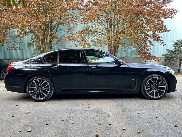2020 BMW 7 серии 730d xDrive VI (G11/G12) Рестайлинг, чёрный, 8500000 рублей - вид 5