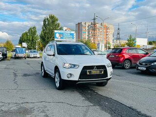 2010 Mitsubishi Outlander II Рестайлинг, белый, 1249000 рублей, вид 4
