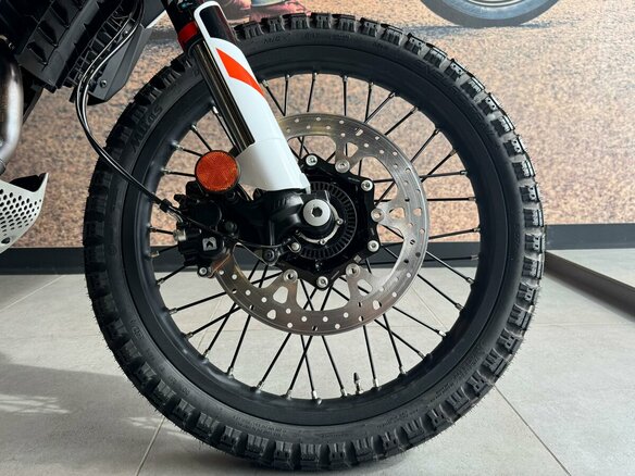 2026 KTM 390 Adventure R, белый, 889000 рублей - вид 11