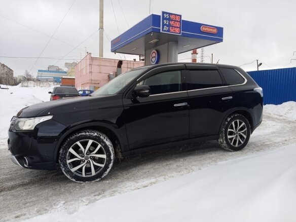 2014 Mitsubishi Outlander III Рестайлинг, чёрный, 1500000 рублей - вид 6