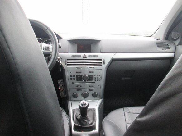 2012 Opel Astra H Рестайлинг, белый, 660000 рублей - вид 5