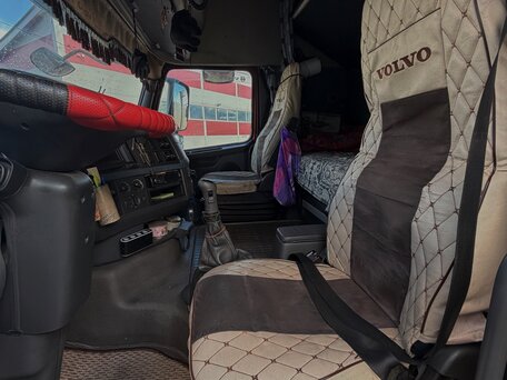 2008 Volvo FH, красный, 2300000 рублей, вид 5