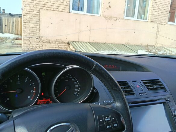 2011 Mazda 3 II (BL), белый, 900000 рублей - вид 4