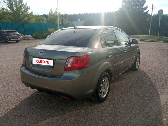 2010 Kia Rio II Рестайлинг, серебристый, 555000 рублей - вид 3