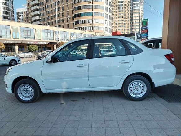 2026 Lada (ВАЗ) Granta I Рестайлинг, белый - вид 8