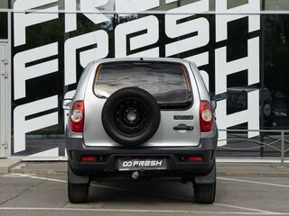 2014 Chevrolet Niva I Рестайлинг, серебристый, 539000 рублей, вид 4