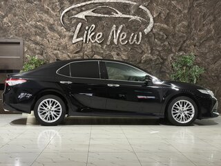 2020 Toyota Camry VIII (XV70), чёрный, 2998000 рублей, вид 3