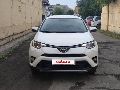 2017 Toyota RAV4 IV (XA40) Рестайлинг, белый, 3000000 рублей, вид 2
