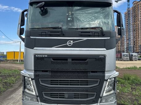 2019 Volvo FH, серебристый, 9900000 рублей, вид 1
