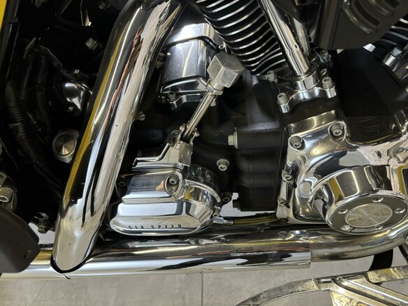 2008 Harley-Davidson Electra Glide, жёлтый, 845000 рублей - вид 22