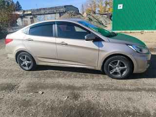 2011 Hyundai Solaris I, бежевый, 700000 рублей, вид 3