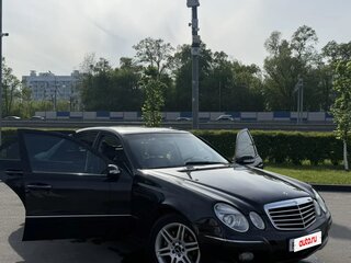 2004 Mercedes-Benz E-Класс 320 III (W211, S211), чёрный, 950000 рублей, вид 2