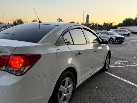 2012 Chevrolet Cruze I, белый, 660000 рублей, вид 3