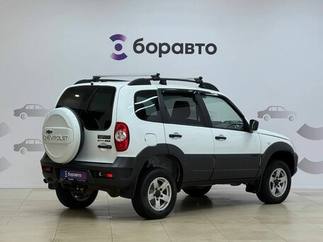 2019 Chevrolet Niva I Рестайлинг, белый, 800000 рублей, вид 4