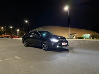 2015 Toyota Camry VII (XV50) Рестайлинг, чёрный, 1577000 рублей, вид 3