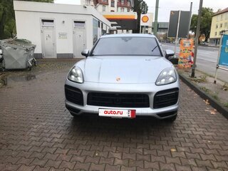 2019 Porsche Cayenne III, серебристый, 6400000 рублей, вид 3