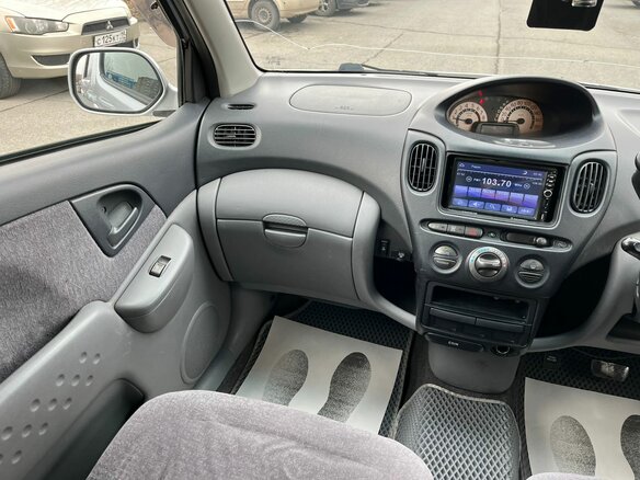 1999 Toyota FunCargo, серый, 449000 рублей - вид 15