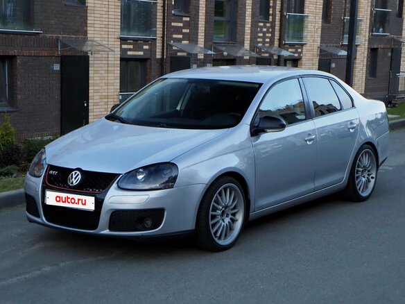 2010 Volkswagen Jetta V, серебристый, 685000 рублей