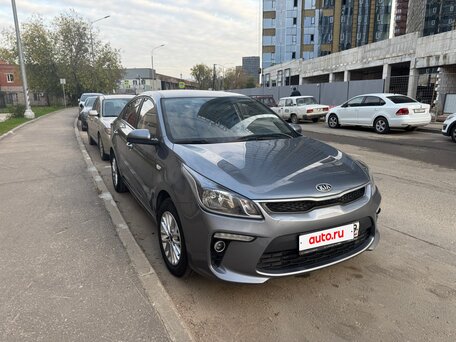 2019 Kia Rio IV, серый, 1400000 рублей, вид 4