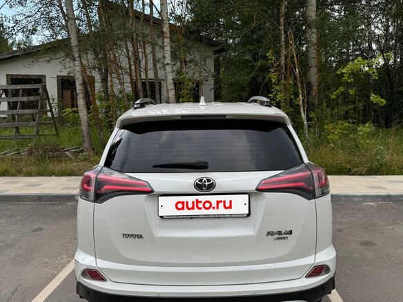 2015 Toyota RAV4 IV (XA40) Рестайлинг, белый, 1950000 рублей - вид 2