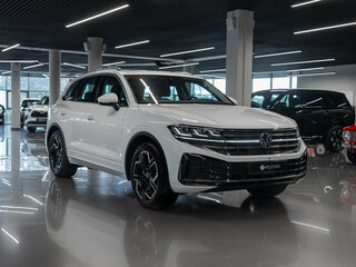 2026 Volkswagen Touareg III Рестайлинг, белый, 11750000 рублей, вид 2