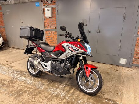 2016 Honda NC 750X, красный, 610000 рублей, вид 4
