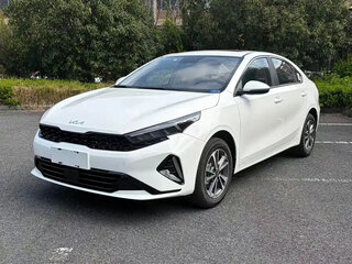 2024 Kia K3 II (China Market) Рестайлинг, белый, 1750000 рублей, вид 1