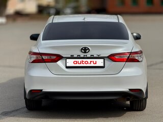 2021 Toyota Camry VIII (XV70) Рестайлинг, белый, 2790000 рублей, вид 5