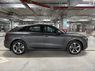 2018 Audi Q8 55 TFSI I (4M), серый, 7900000 рублей, вид 2