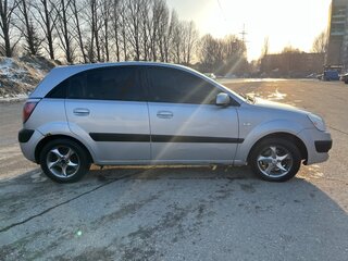 2008 Kia Rio II, серебристый, 490000 рублей, вид 4