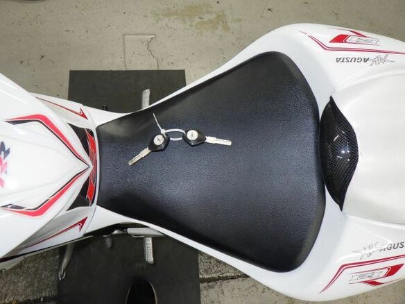 2018 MV Agusta F4 1000, белый, 910000 рублей - вид 8