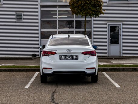 2019 Hyundai Solaris II, белый, 1065000 рублей, вид 5