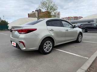 2018 Kia Rio IV, бежевый, 1550000 рублей, вид 4