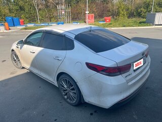2018 Kia Optima IV Рестайлинг, белый, 1350000 рублей, вид 3