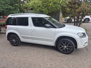 2016 Skoda Yeti I Рестайлинг, белый, 910000 рублей, вид 3