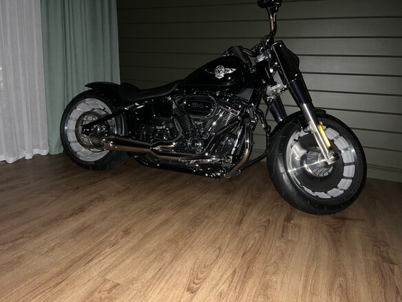 2020 Harley-Davidson Fat Boy, чёрный, 3000000 рублей - вид 16
