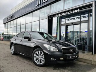 Infiniti Q70 I
