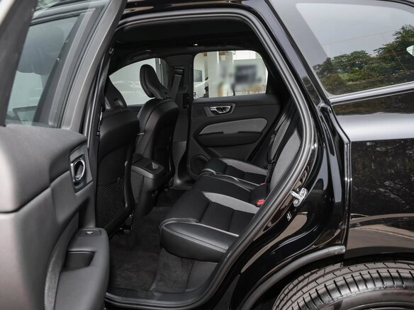 2025 Volvo XC60 II Рестайлинг 2, чёрный - вид 16