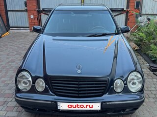 2000 Mercedes-Benz E-Класс 320 II (W210, S210) Рестайлинг, синий, 680000 рублей, вид 3