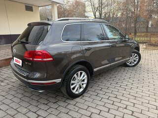 2016 Volkswagen Touareg II Рестайлинг, коричневый, 3199999 рублей, вид 5