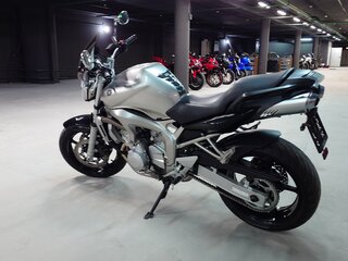 2004 Yamaha FZ6, серебристый, 530000 рублей, вид 4