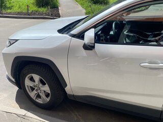2024 Toyota RAV4 V (XA50), белый, 3700000 рублей, вид 2