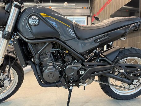 2026 Benelli Leoncino 500 Trail, серый, 609000 рублей, вид 4