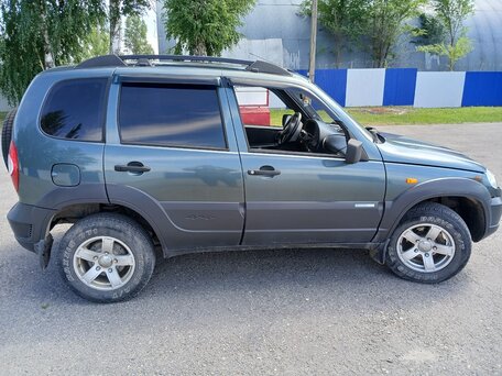 2010 Chevrolet Niva I Рестайлинг, серый, 380000 рублей, вид 3