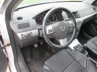 2012 Opel Astra H Рестайлинг, белый, 660000 рублей, вид 5