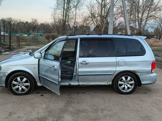 2001 Kia Carnival I, серый, 400000 рублей, вид 4