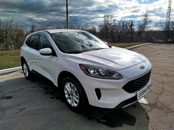 2020 Ford Escape IV, белый, 2100000 рублей